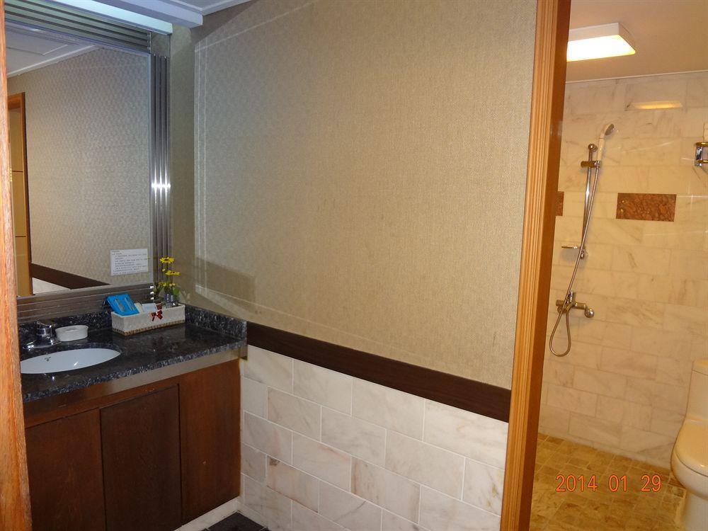 Diamond Tourist Hotel Пусан Экстерьер фото